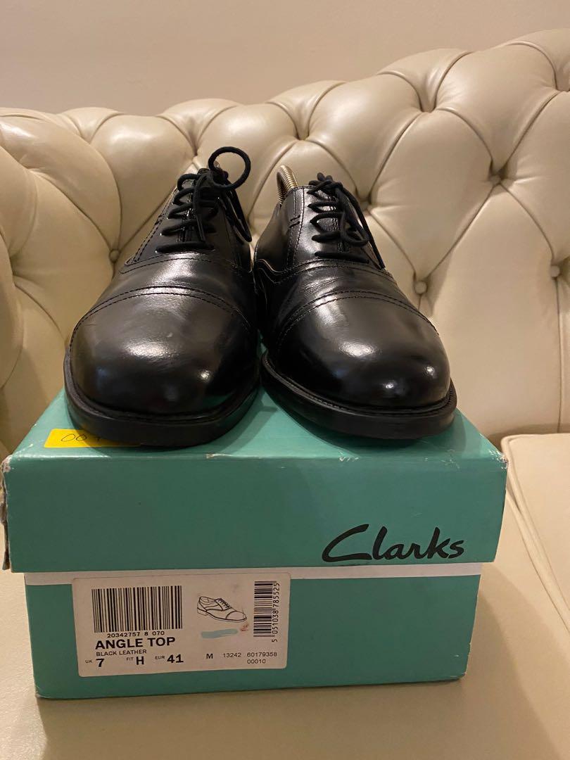 Clarks shoes 2025 size 7
