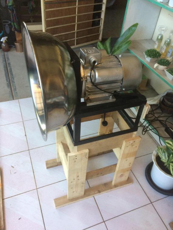 COCONUT GRATER KAYURAN KUDKURAN NG NIYOG, Furniture & Home Living ...