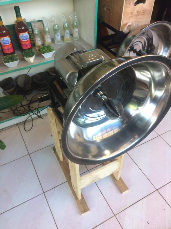 COCONUT GRATER KAYURAN KUDKURAN NG NIYOG, Furniture & Home Living ...