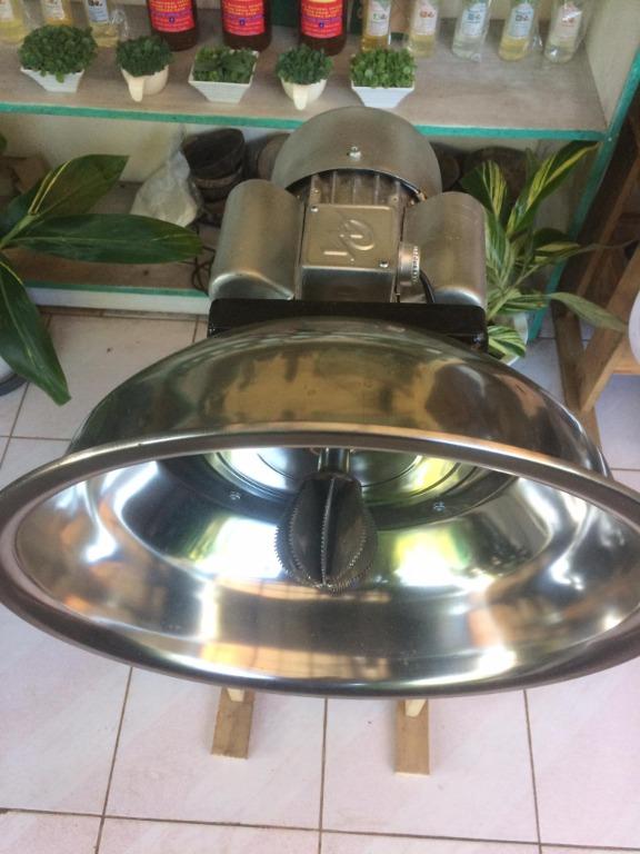 COCONUT GRATER KAYURAN KUDKURAN NG NIYOG, Furniture & Home Living ...
