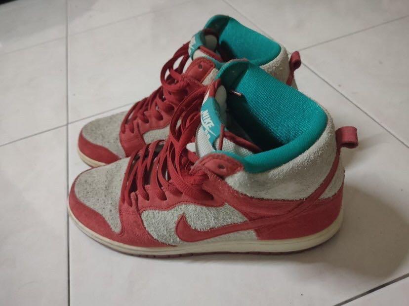 Outfits with dr seuss nike dunks hotsell