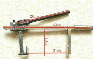 Easy tyre removal clamp