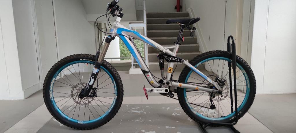 For sale Upgraded parts Trek Scratch Air Sports Equipment