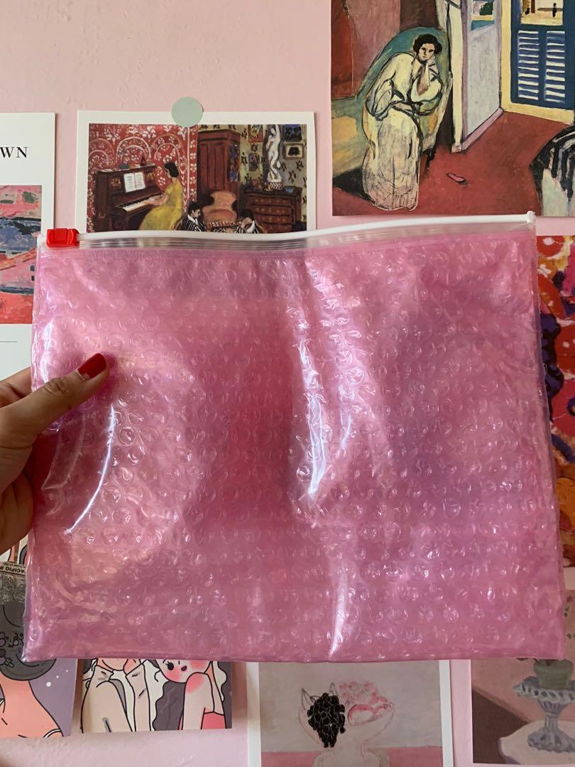 glossier bubble pouch