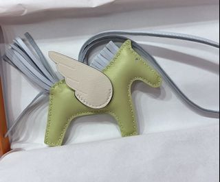 （分類：）位於 。 由 soniaishere 提交（商品編號 1120628217，圖片 1）。簡介： 。