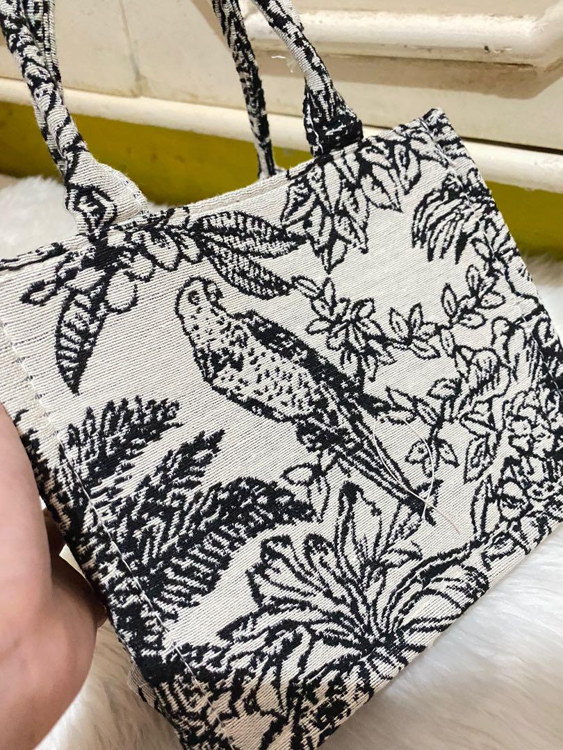 H&M Canvas Tote Bag, Women's Fashion, Bags & Wallets, Tote Bags on