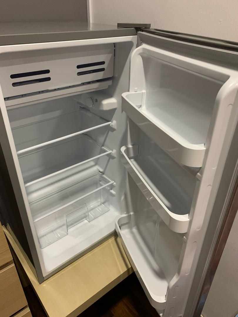 INVENTOR MINI FRIDGE 93L (Sliver), TV & Home Appliances, Kitchen