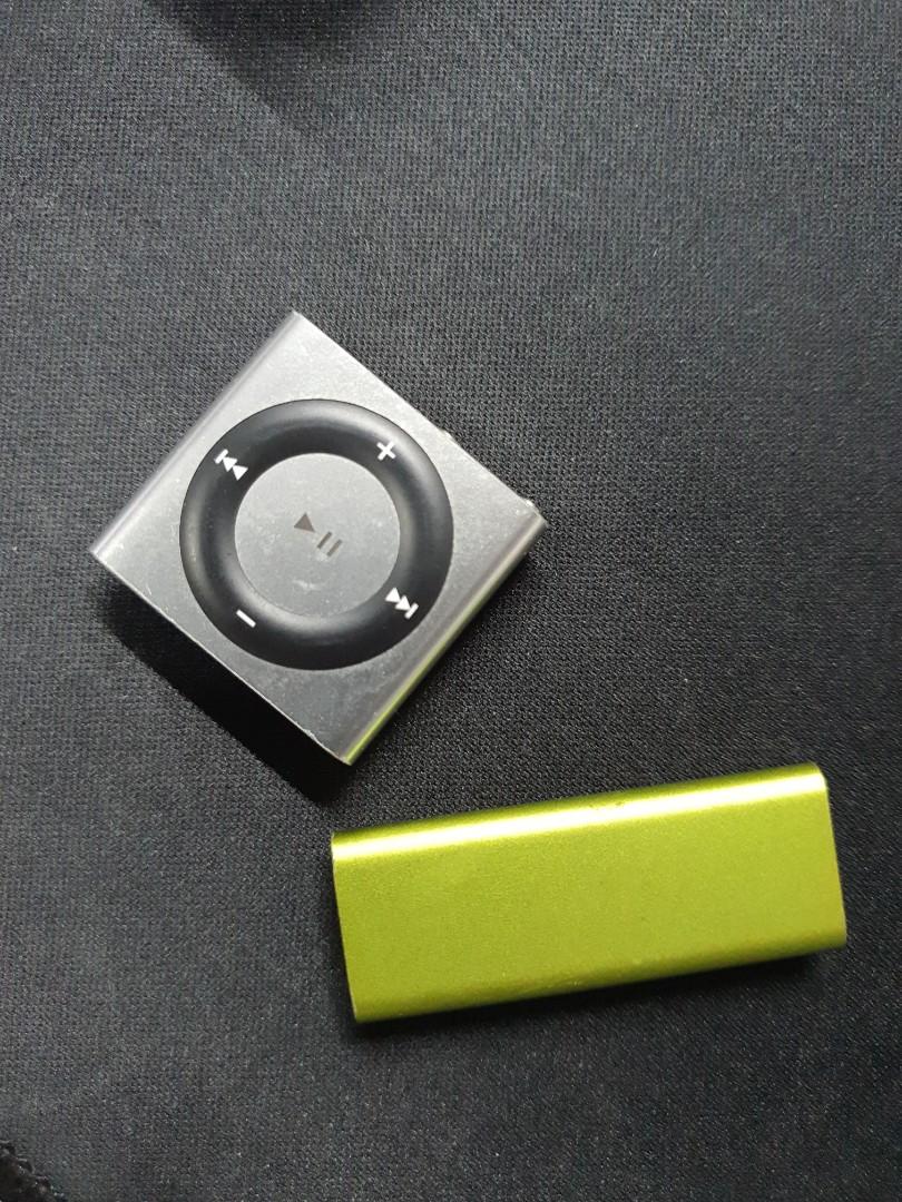 IPod shuffle (Category: Portable Music Players) located in Singapore. Submitted by pat12123 (Listing ID 1120711091, Image 1). Description: Not sure if working..