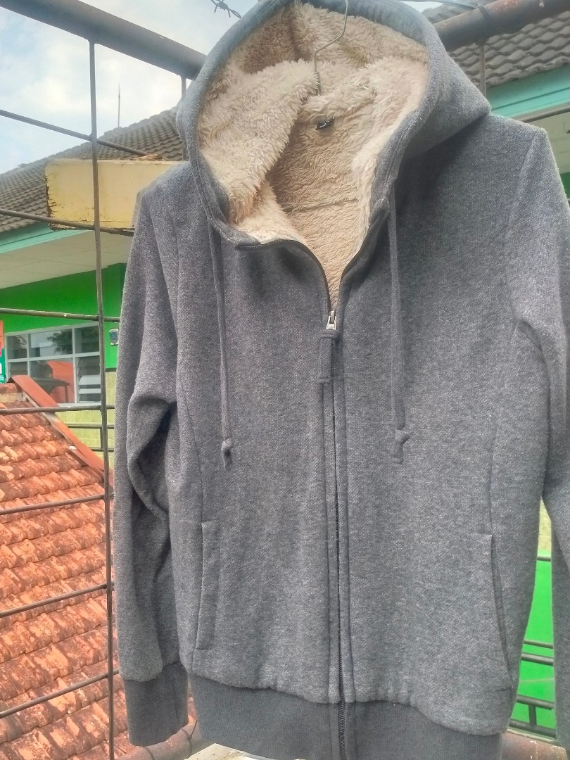 Harga jaket 2025 uniqlo original
