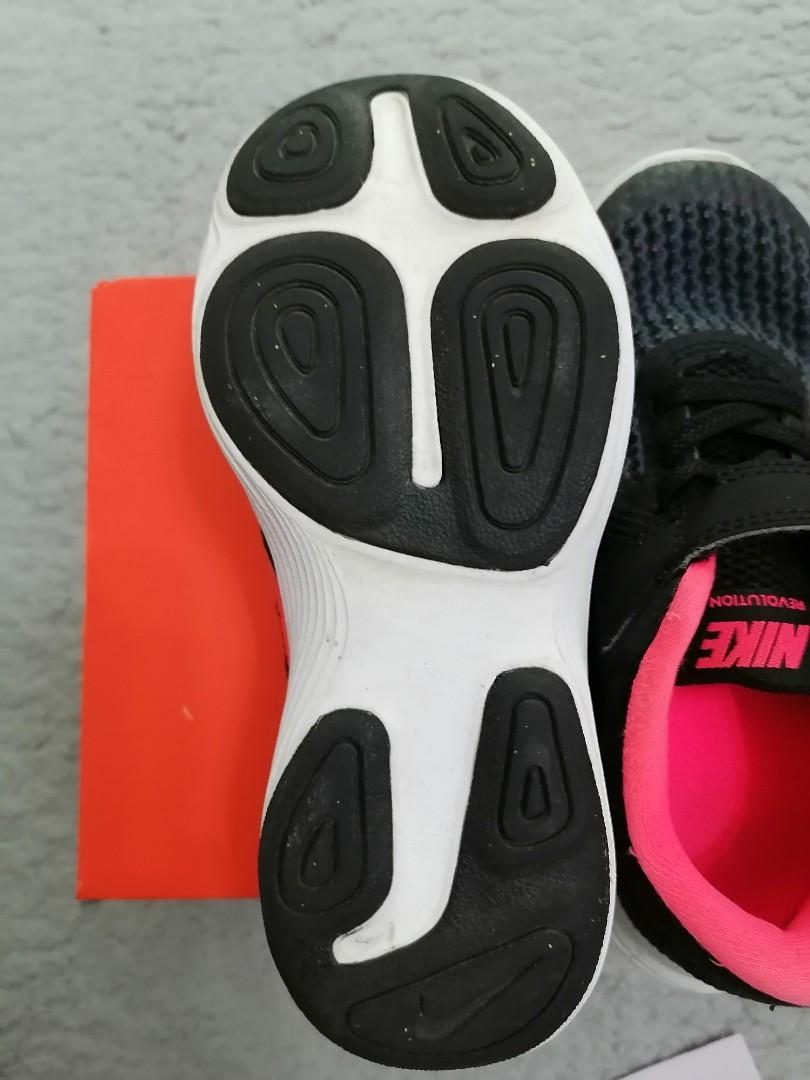 kasut futsal nike al ikhsan