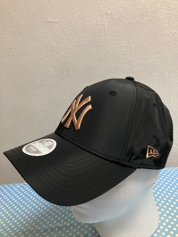 New era 9forty exclusive black 2025 cap with rose gold ny