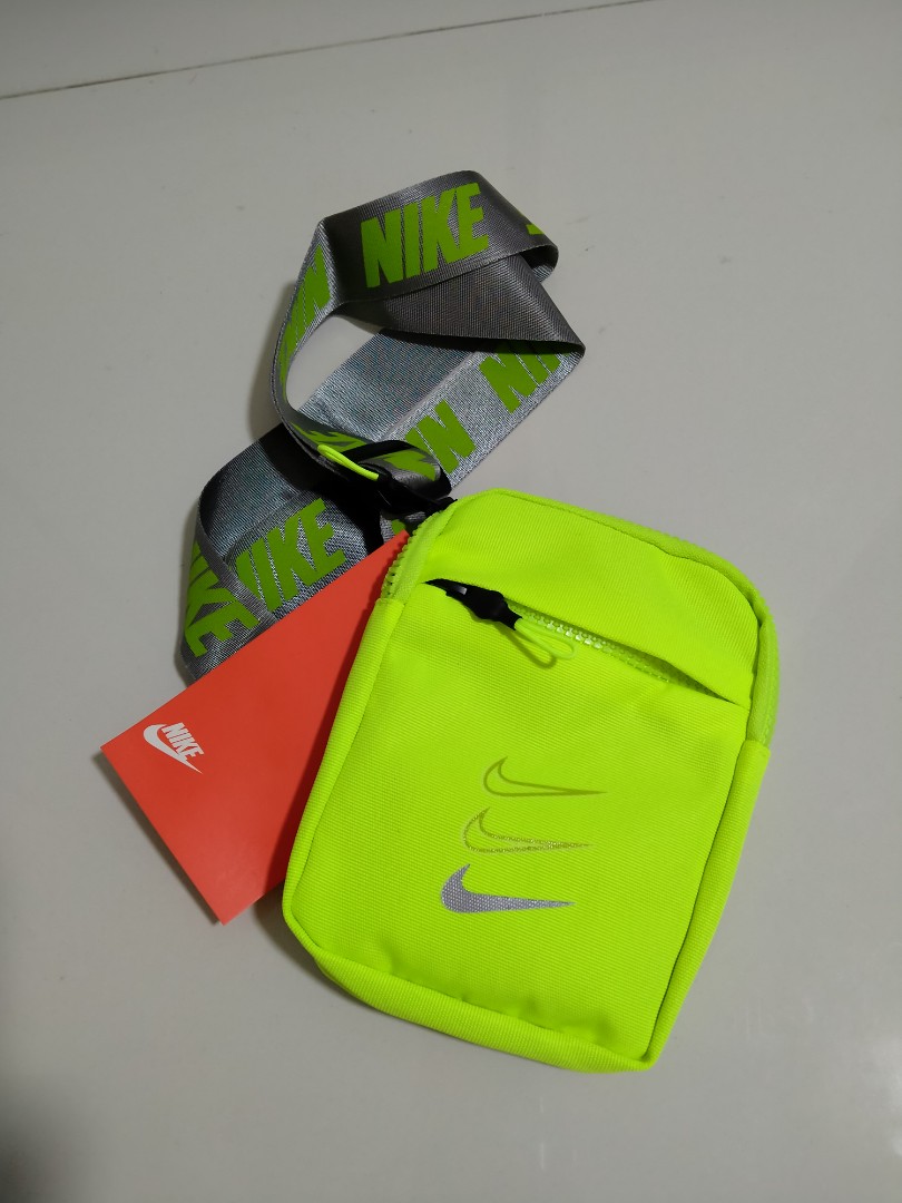 green nike bag