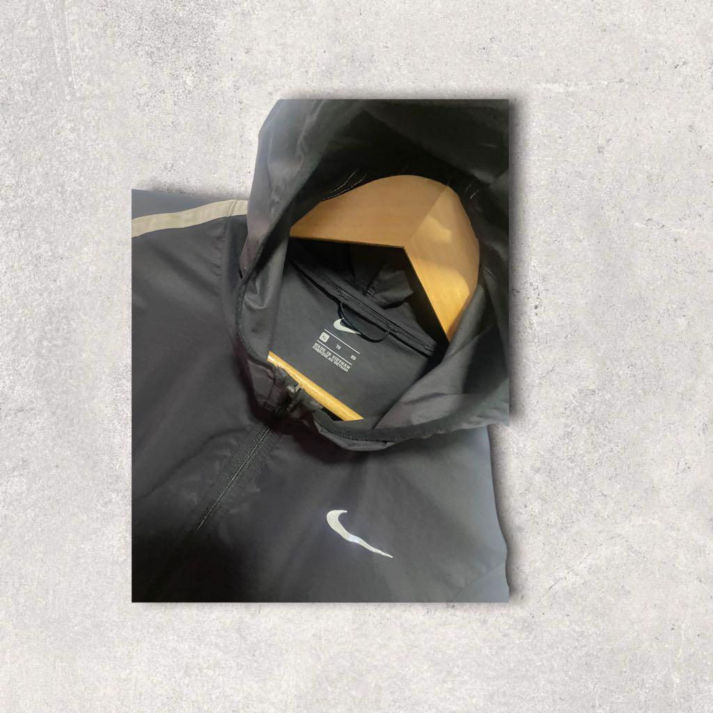 footlocker nike windrunner