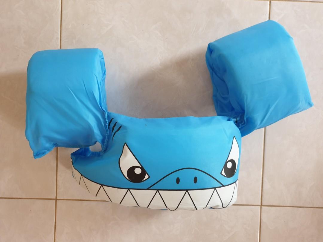 Shark floatie, Bayi & Anak, Lainnya di Carousell