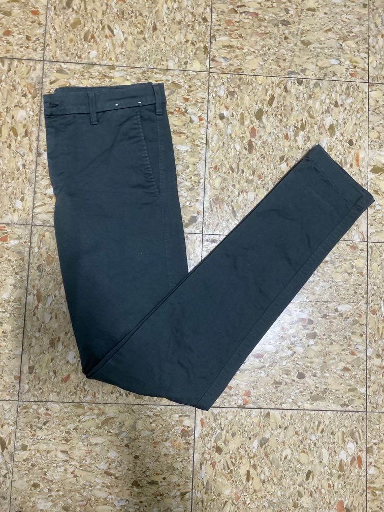 Uniqlo Chinos, Men's Fashion, Bottoms, Chinos on Carousell