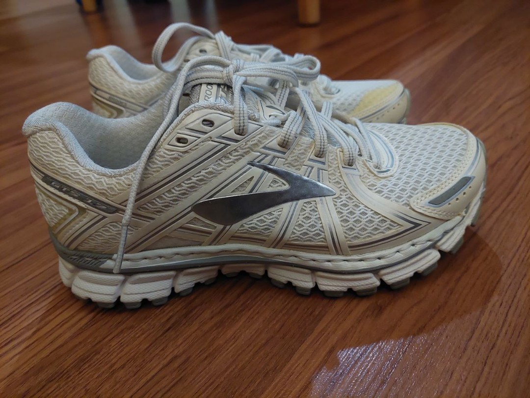 Women Brooks Adrenaline GTS 17 size 4.5UK Women s Fashion