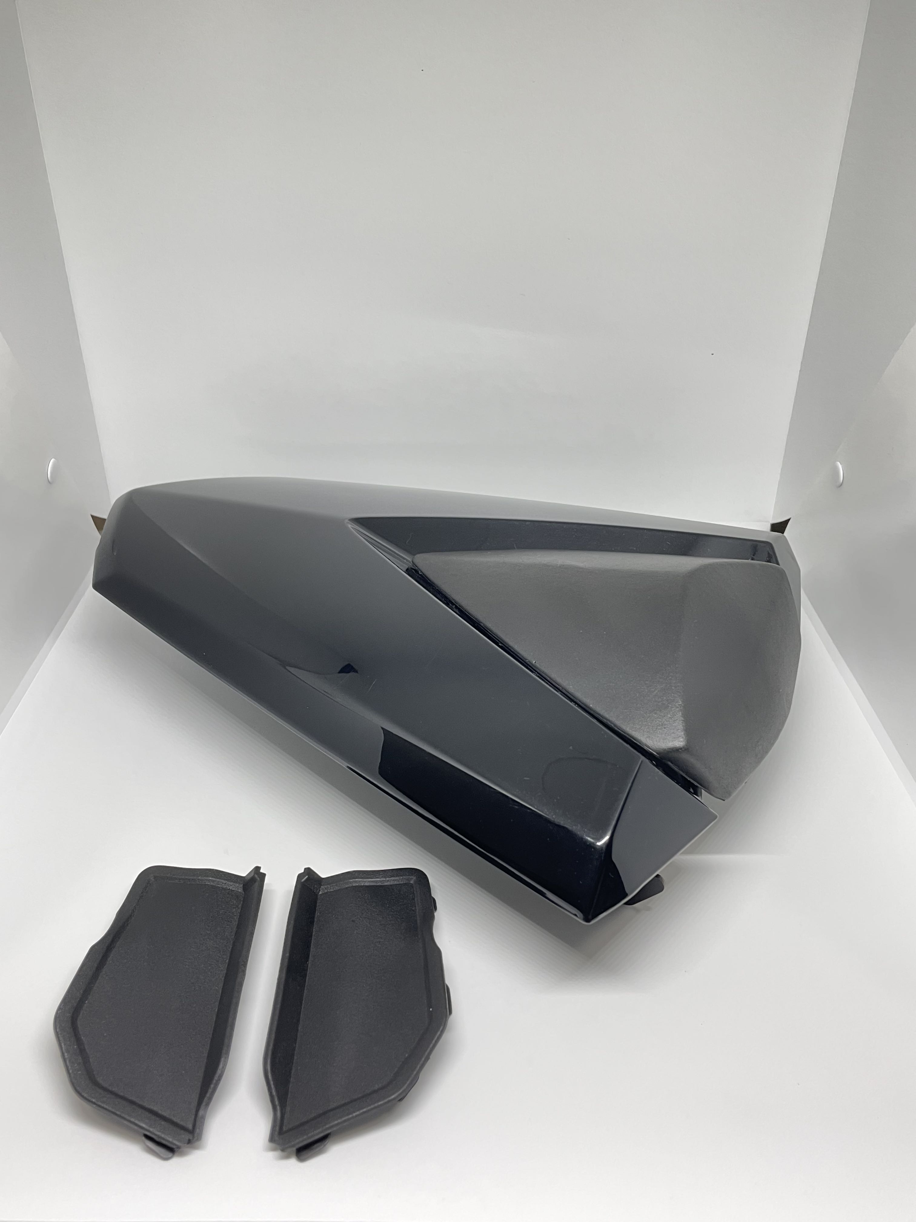 Yamaha MT03 / R3 Rear Seat Cowl (OEM), Motorcycles, Motorcycle