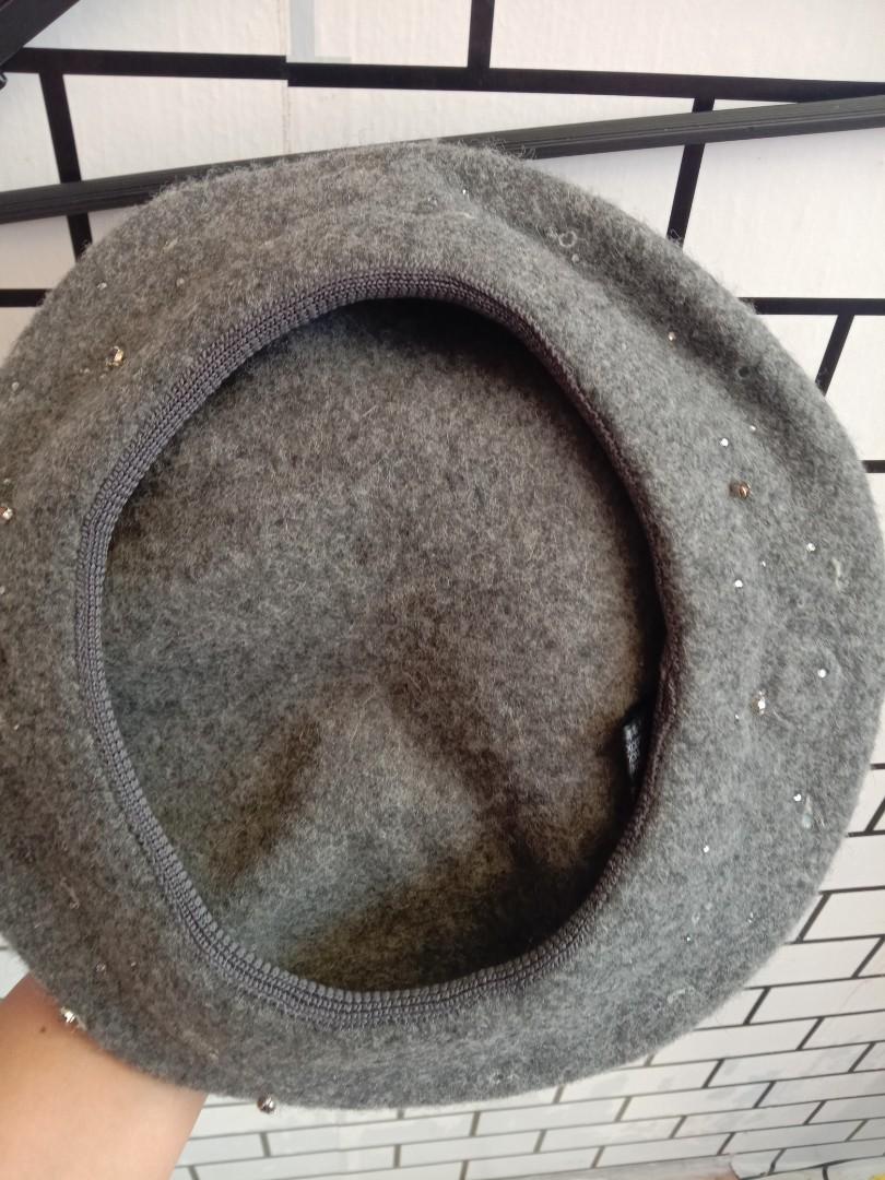 ZARA BERET HAT, Fesyen Wanita, Aksesoris di Carousell