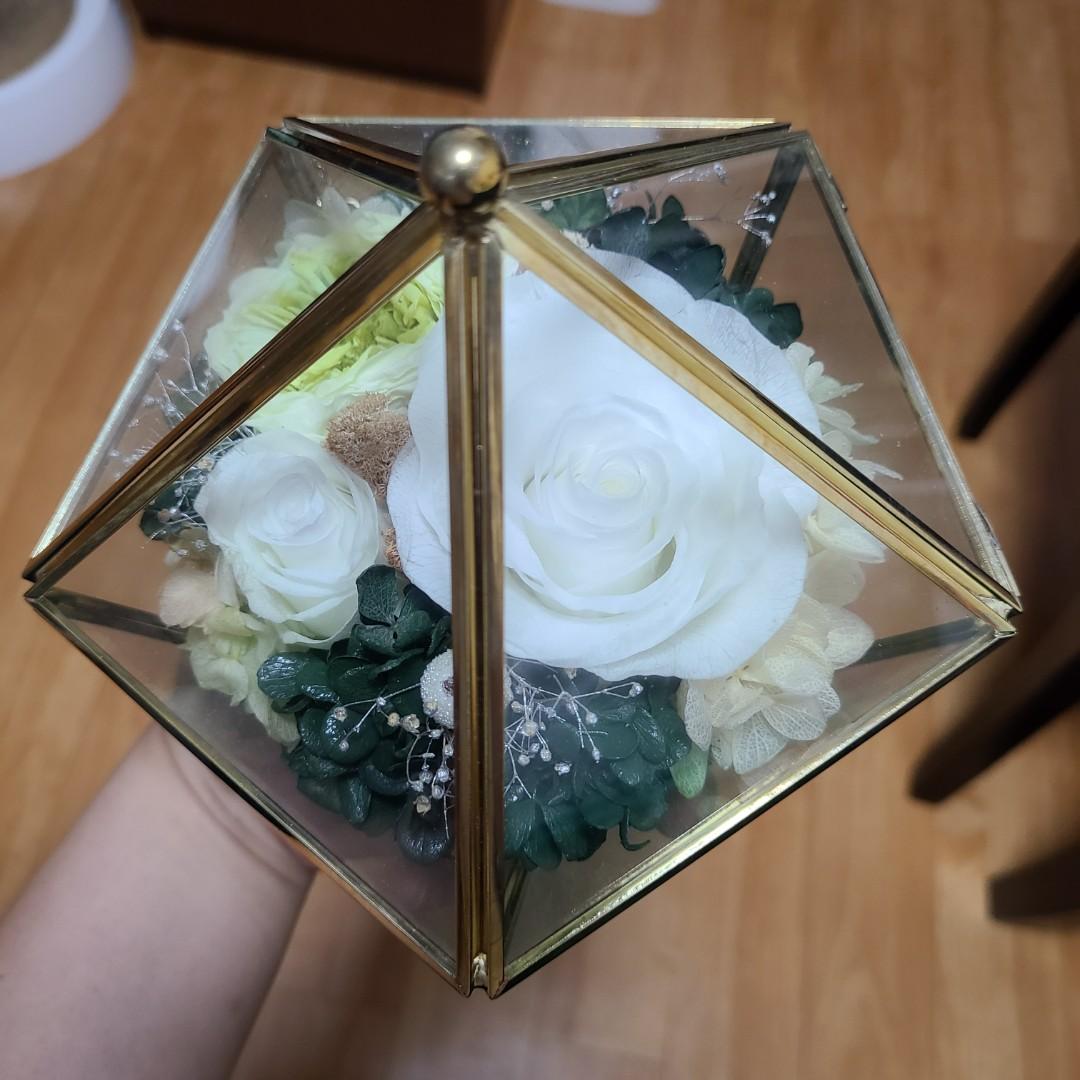 保鮮花永生花乾花情人節禮物女朋友禮物母親禮物生日禮物結婚戒指盒結婚物資 傢俬 家居 家居裝飾 花瓶園藝 Carousell