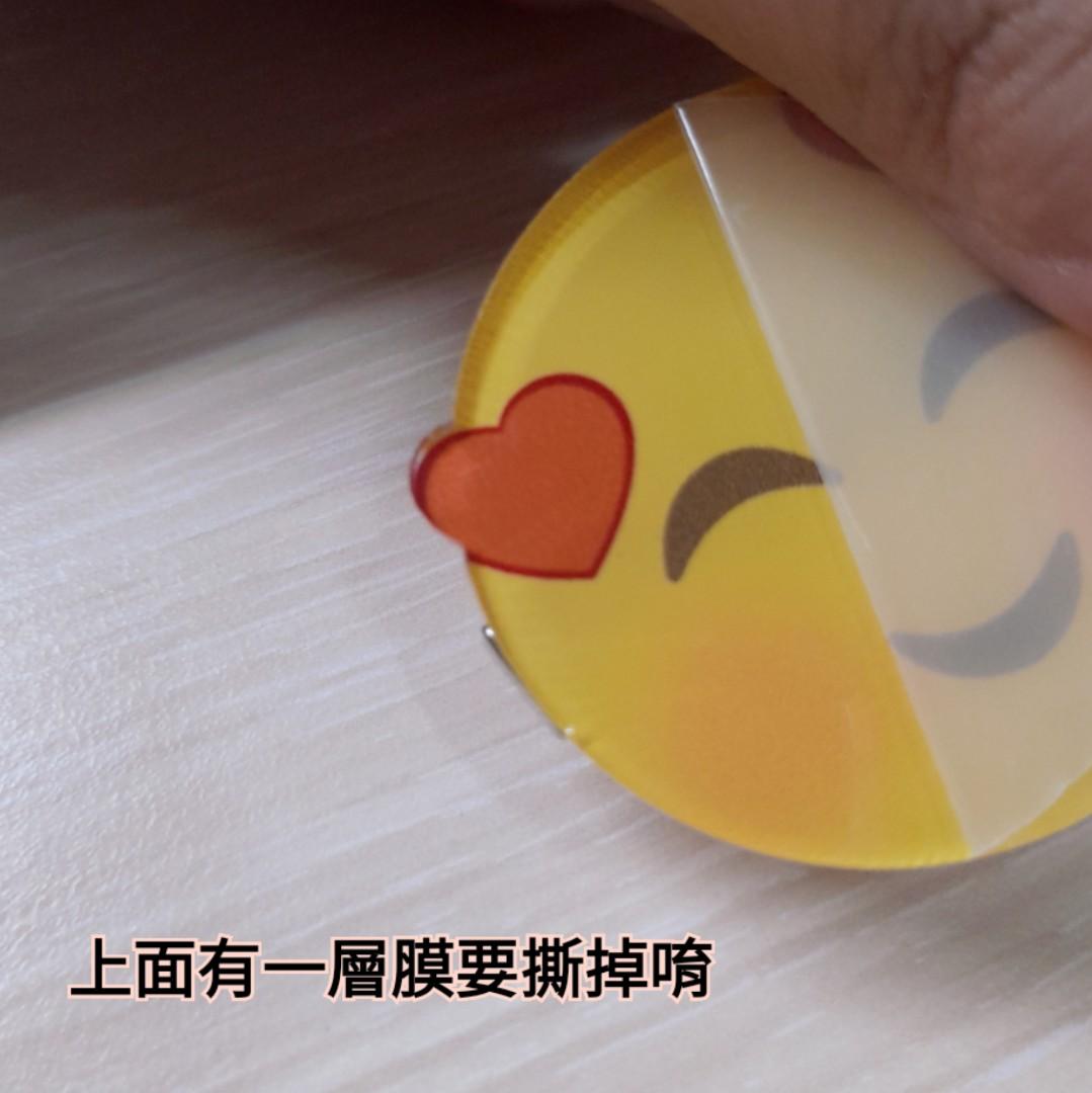 可愛表情符號髮夾 壓夾 emoji 白底生氣 愛心笑臉, 使用前記得將膜撕掉唷