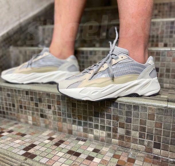yeezy 700 v2 cream size 12