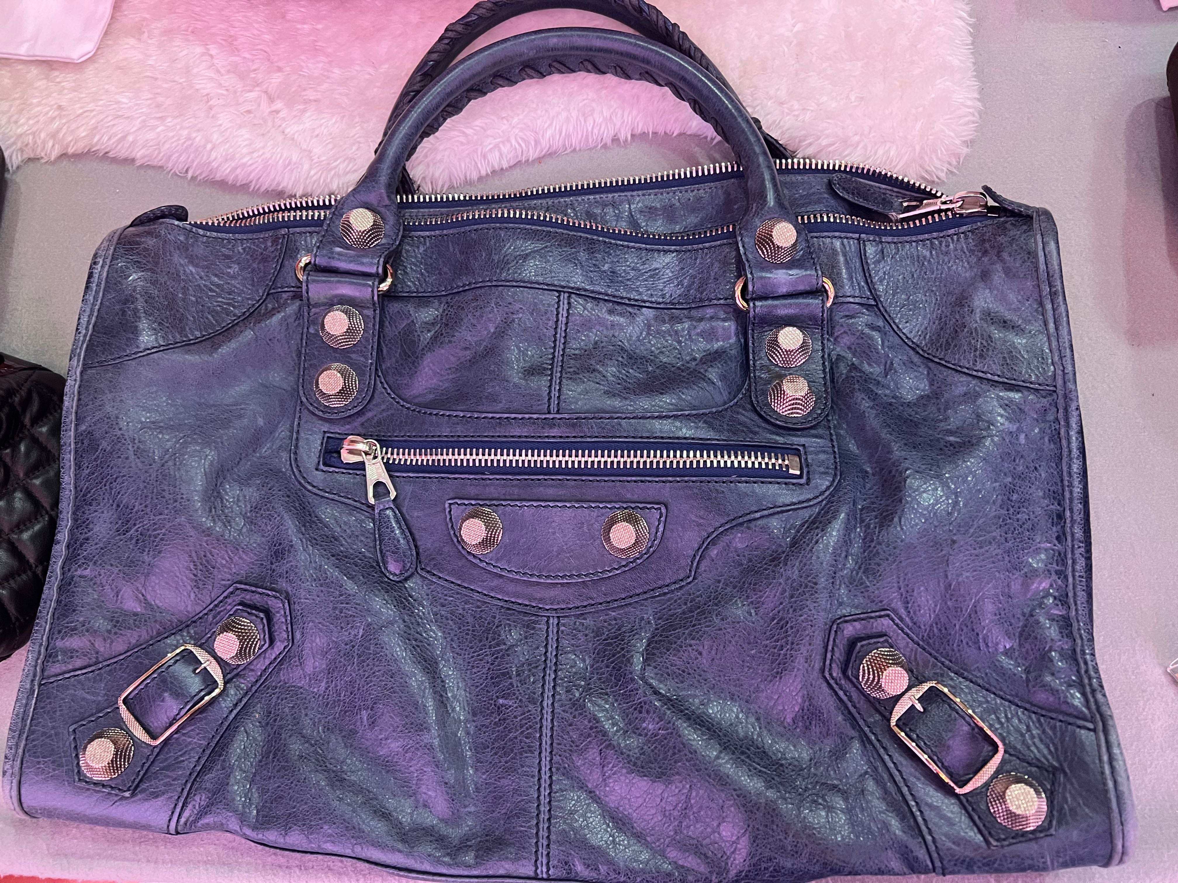 Unauthorized authentic balenciaga on sale