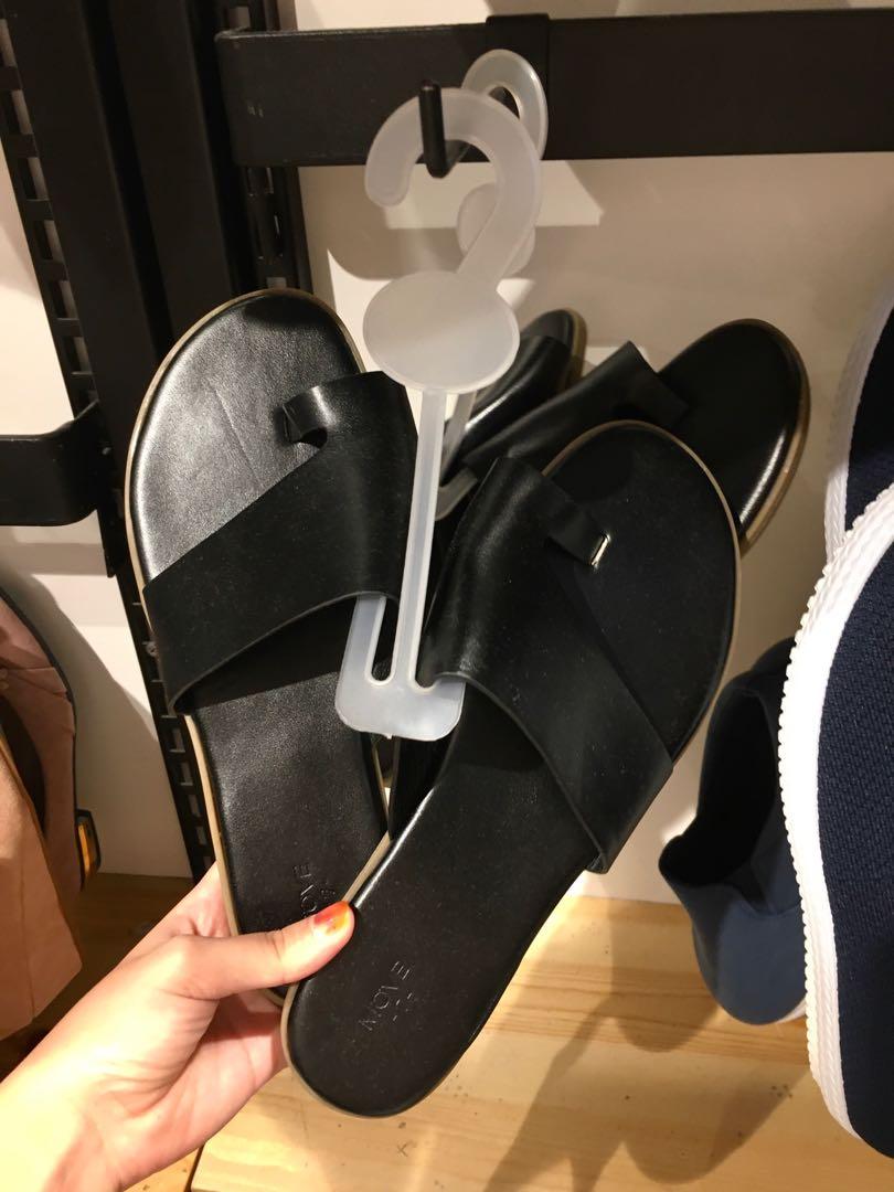 Sandal outlet 2025