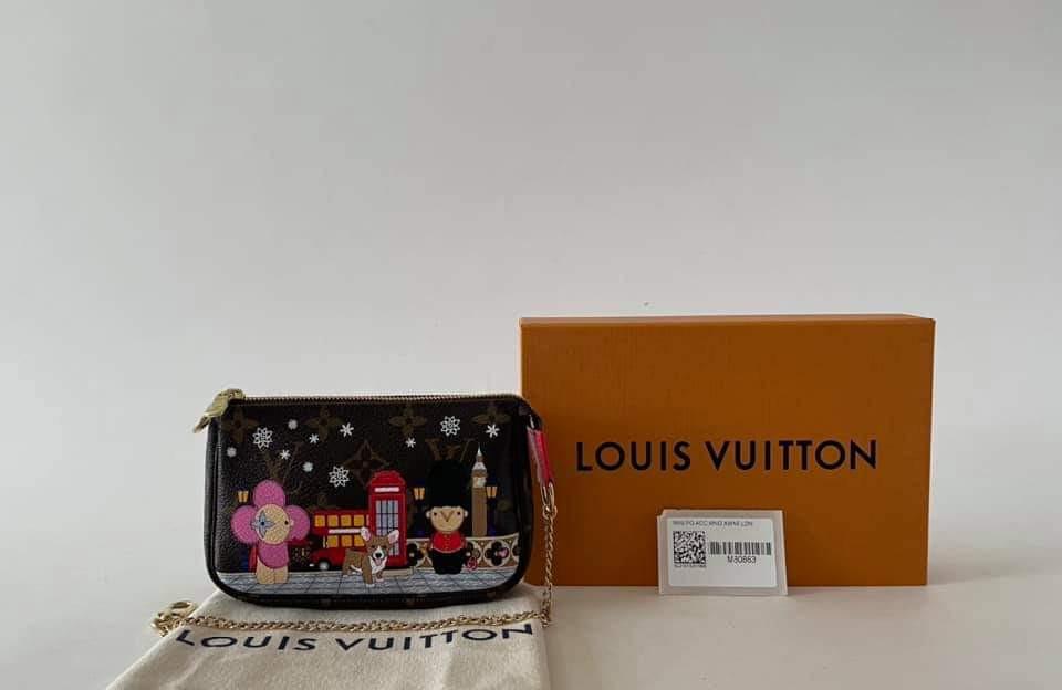 Louis Vuitton, Bags, New Louis Vuitton Monogram 22 Christmas Animation  London Pochette Vivienne