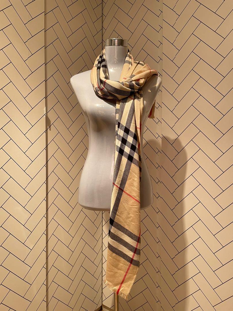 Burberry shawl store