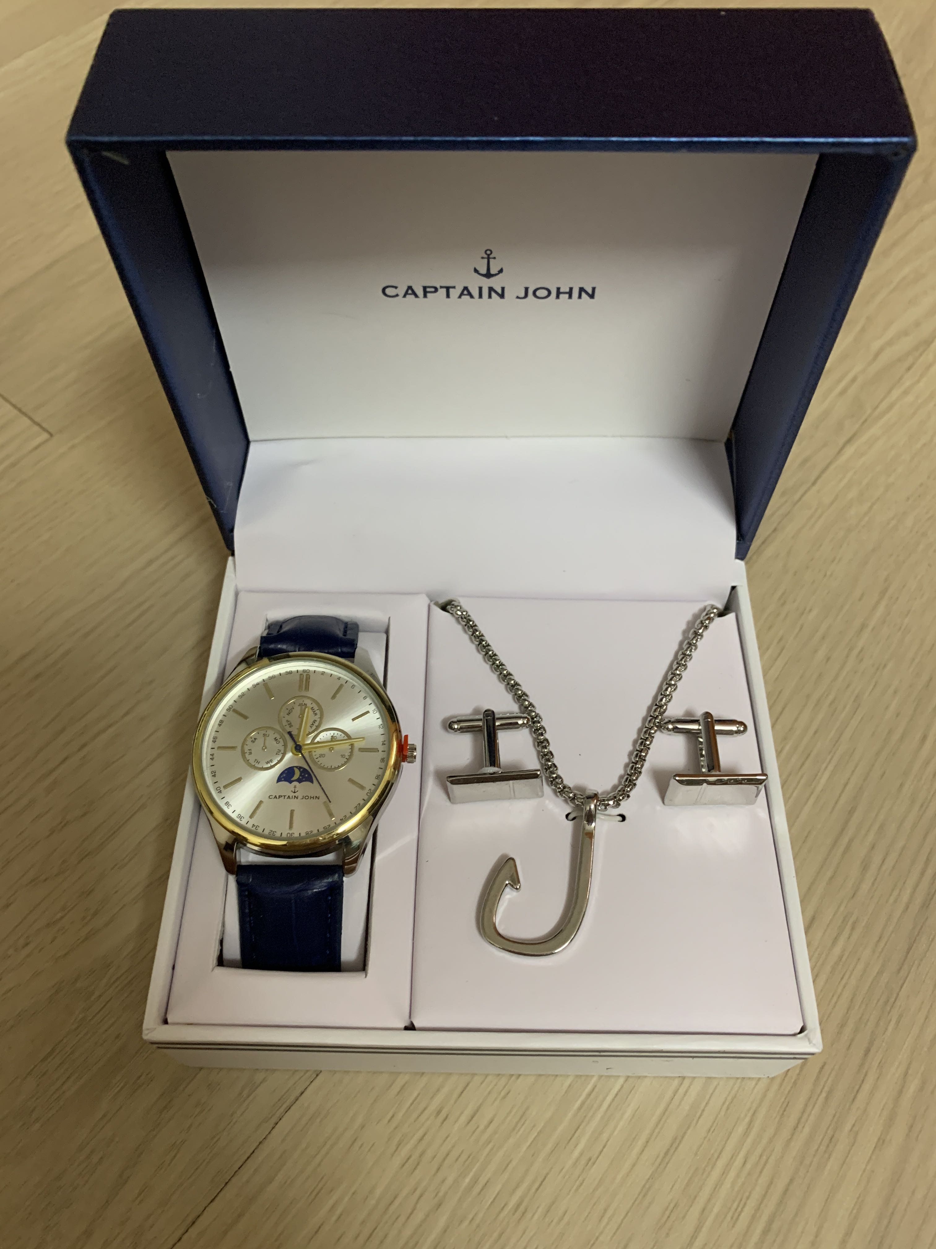 Captain John Watch Set, Luxury, Watches on Carousell