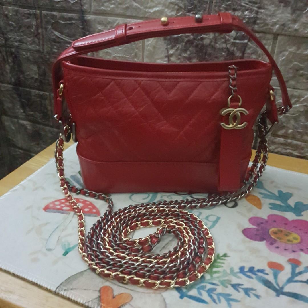 CHANEL Aged Calfskin Chevron Quilted Small Gabrielle Hobo Red
