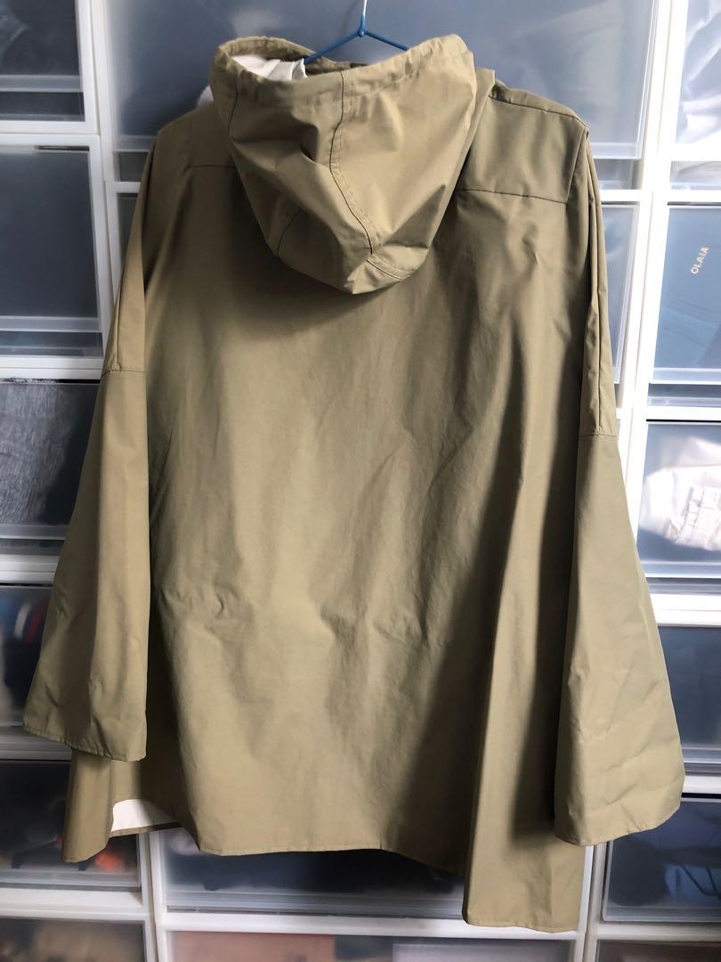COS LIGHT PACKABLE RAINCOAT Carousell