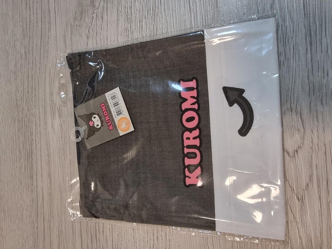Draw String Pouch (Category: Purses & Pouches) located in Singapore. Submitted by nic281275 (Listing ID 1120964236, Image 5). Description: Brand New in packing. Size : Width 16cm Height 18cm. $1 each pouch. Normal mail $2 Minimum purchase 3 pieces..