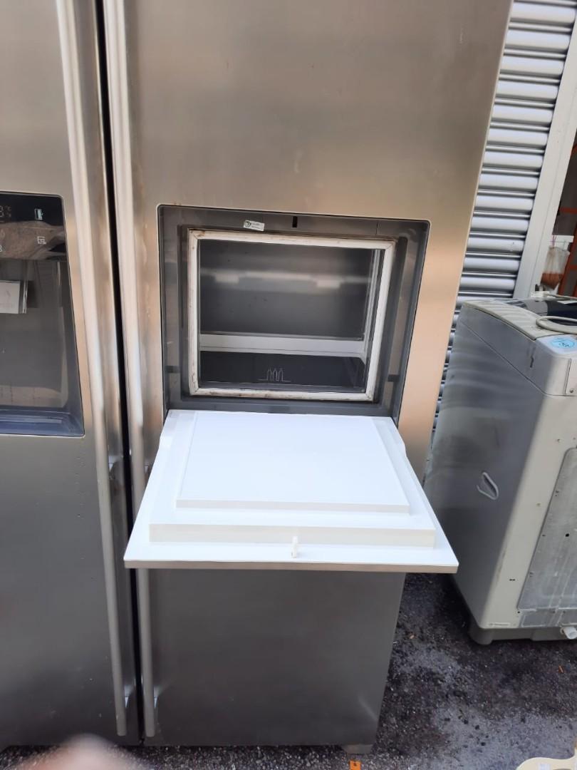 Electrolux auto ice maker side by side, TV & Home Appliances, Kitchen