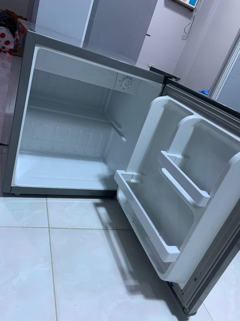 Eureka bar ref with mini freezer, TV & Home Appliances, Kitchen ...