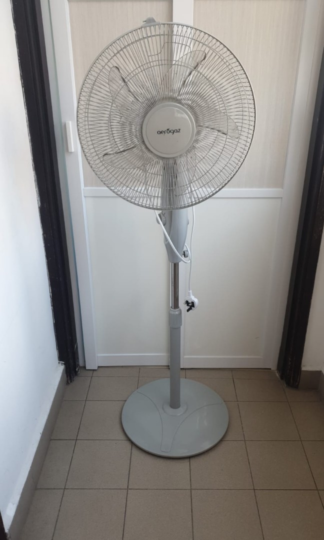 FREE standing fan (not working), TV & Home Appliances, Air Conditioners