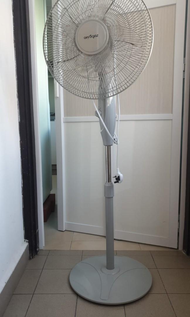 FREE standing fan (not working), TV & Home Appliances, Air Conditioners