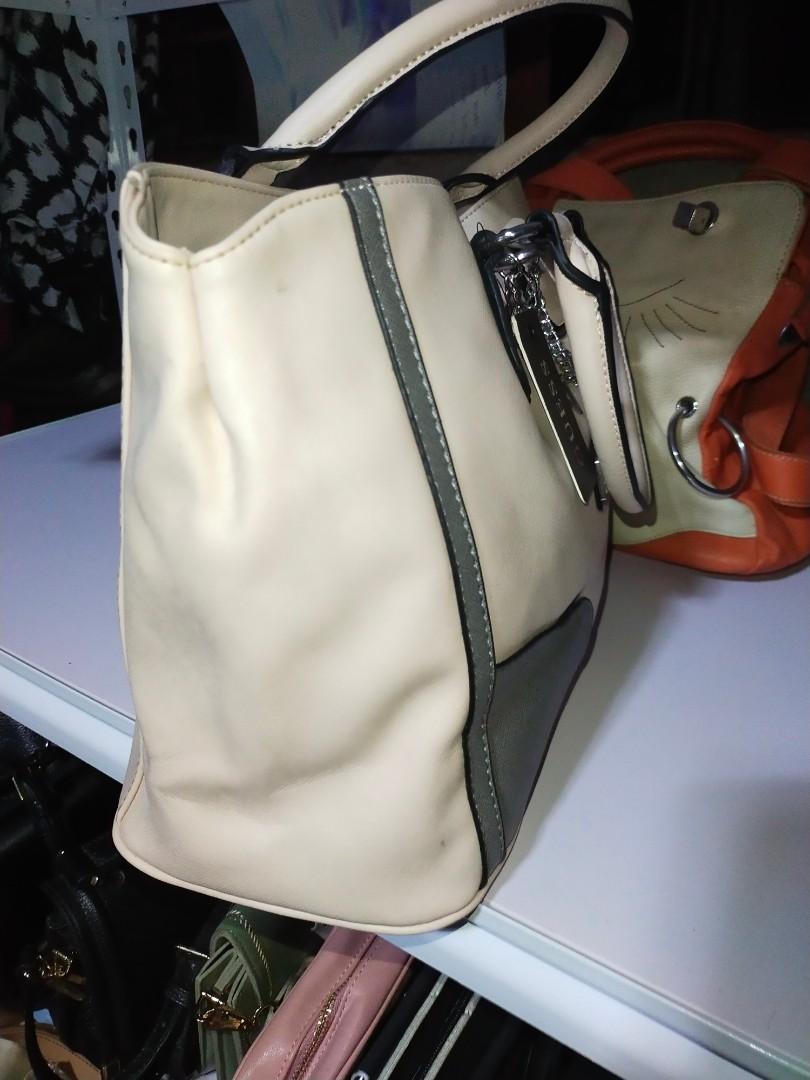 GUESS EST 1981, Women's Fashion, Bags & Wallets, Shoulder Bags on Carousell
