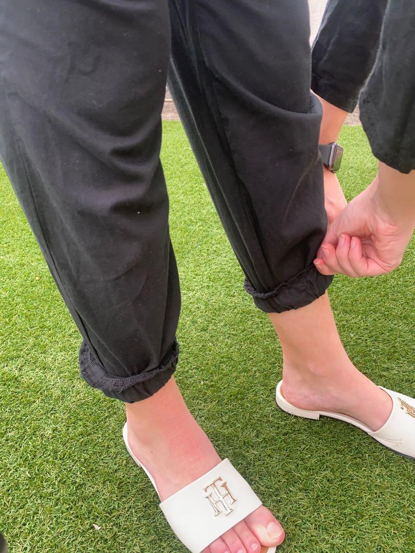 Hollister black jumpsuit, 女裝, 連身裙 & 套裝, 連身褲 Carousell