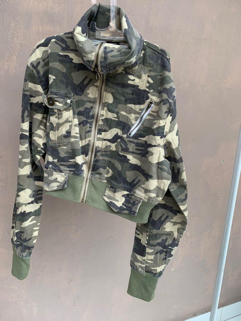 jaket army crop