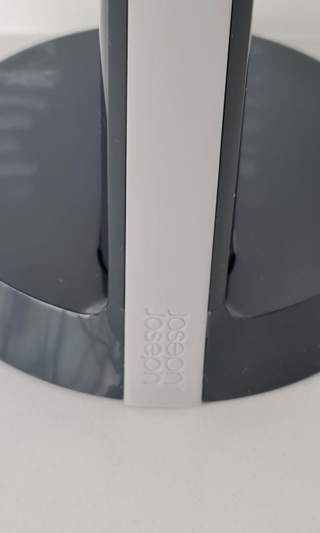 Joseph Joseph Paper Roll Holder, Furniture & Home Living, Kitchenware