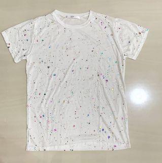 Kaos Putih
