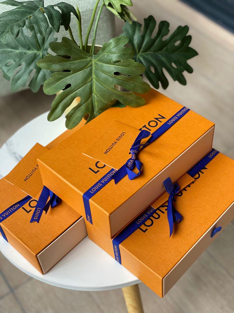 LV mini pochette Christmas Edition , Women's Fashion, Bags & Wallets