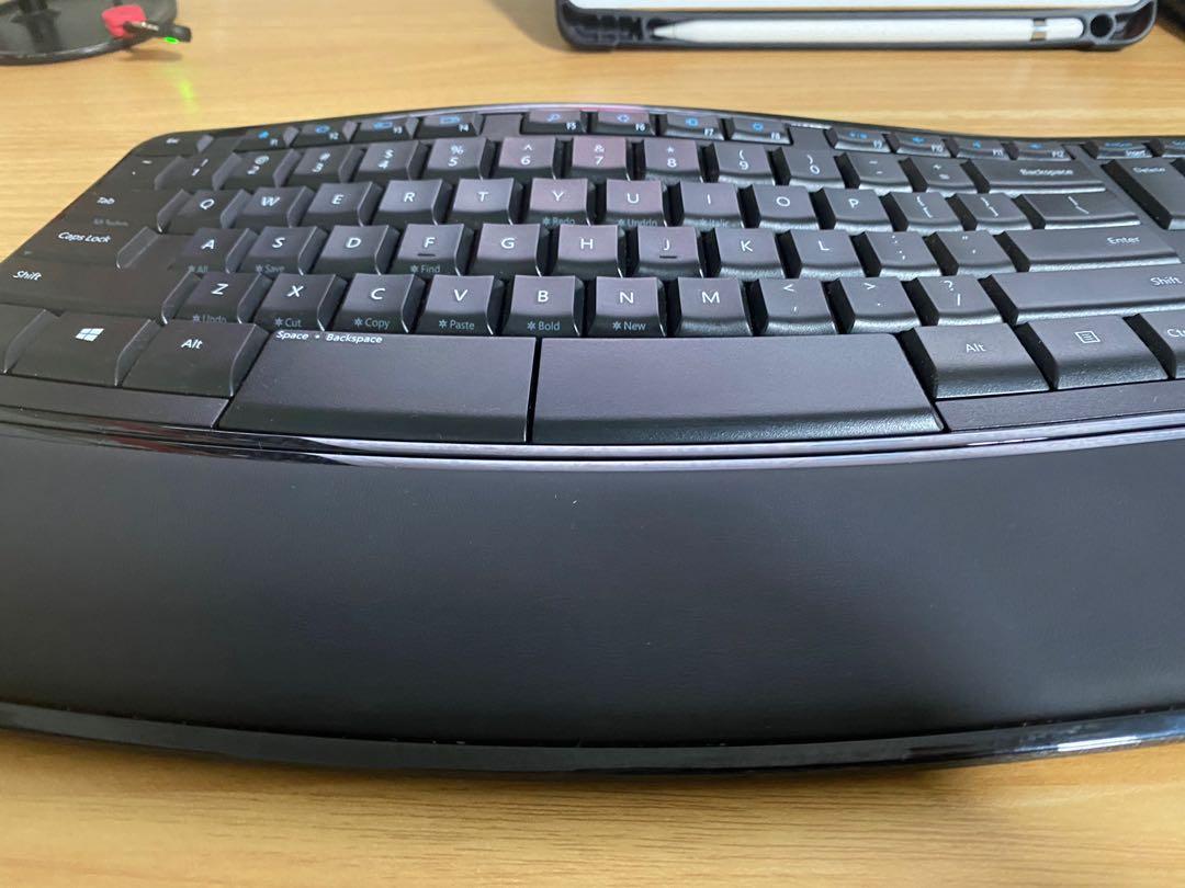 Microsoft Wireless Sculpt Comfort Desktop Mouse and Keyboard Combo