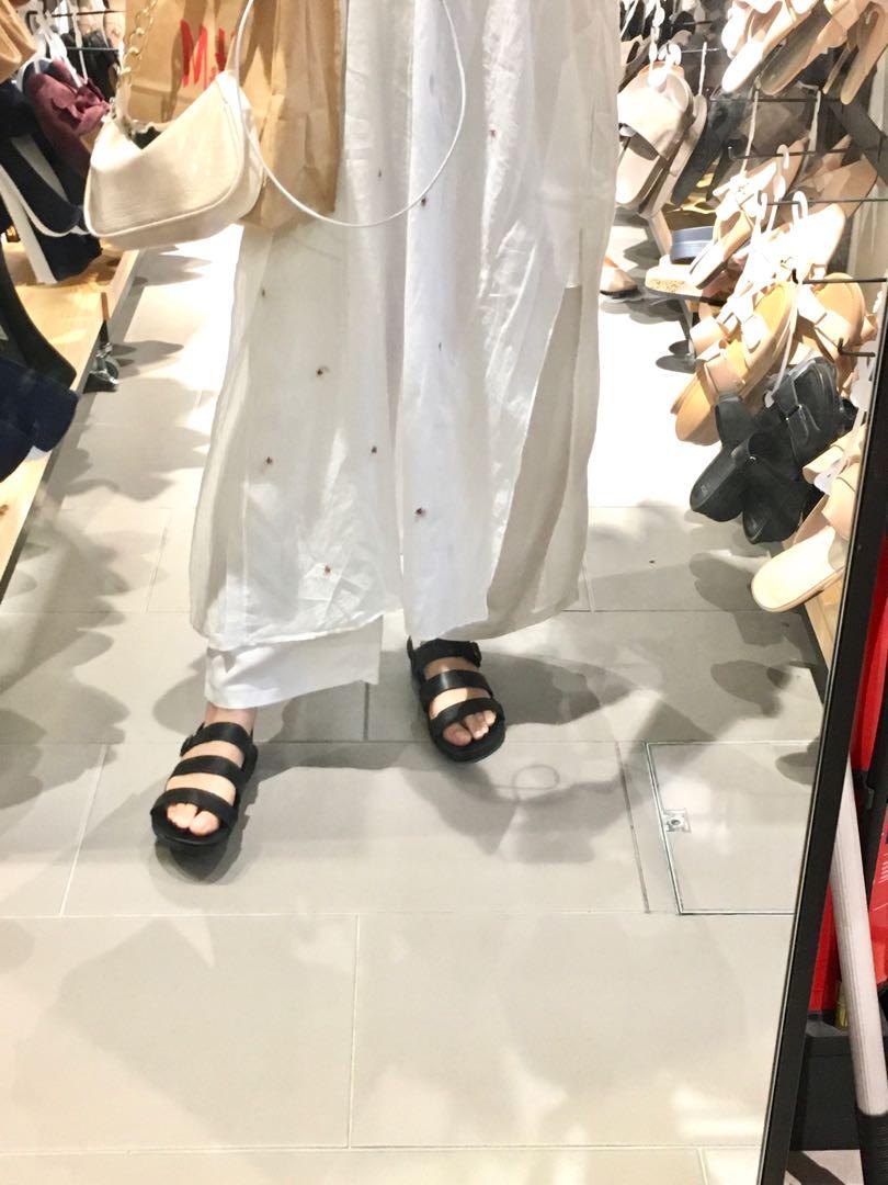 Outlet sandals on sale