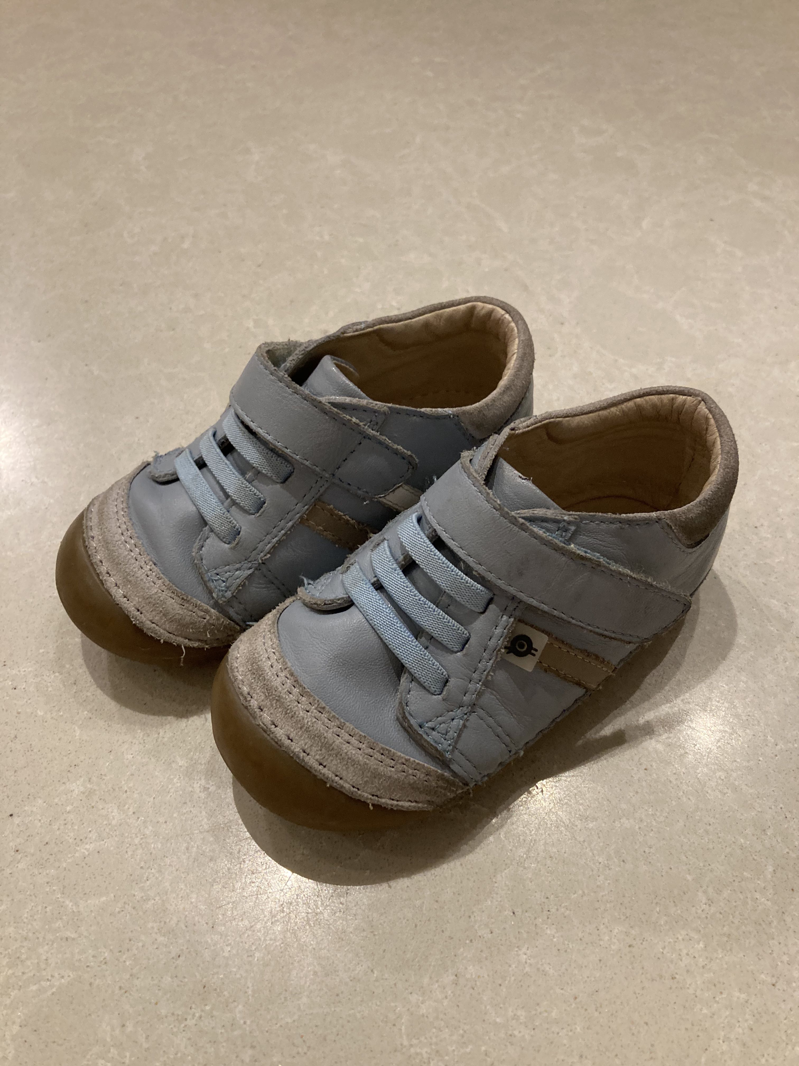 Old Soles Pave Denzle, Babies & Kids, Babies & Kids Fashion on Carousell