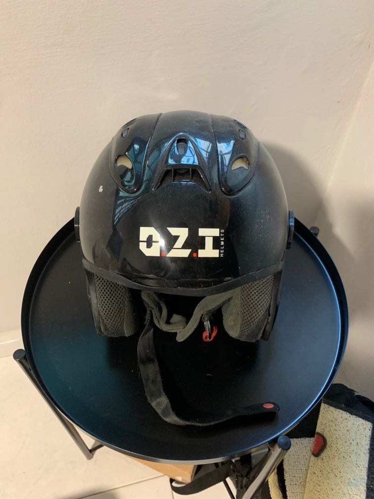 OZI Helmet LTA approved, Motorcycles, Motorcycle Accessories on Carousell