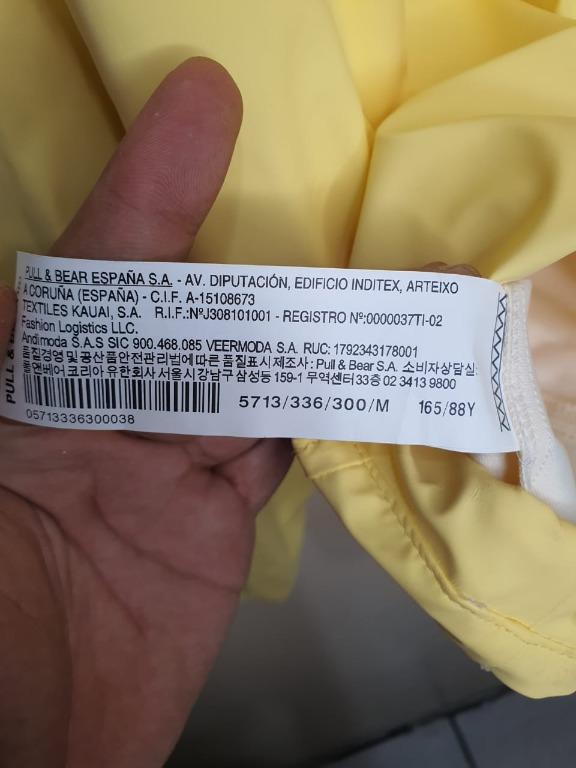 PULL & BEAR Cropped raincoat with hood and pockets