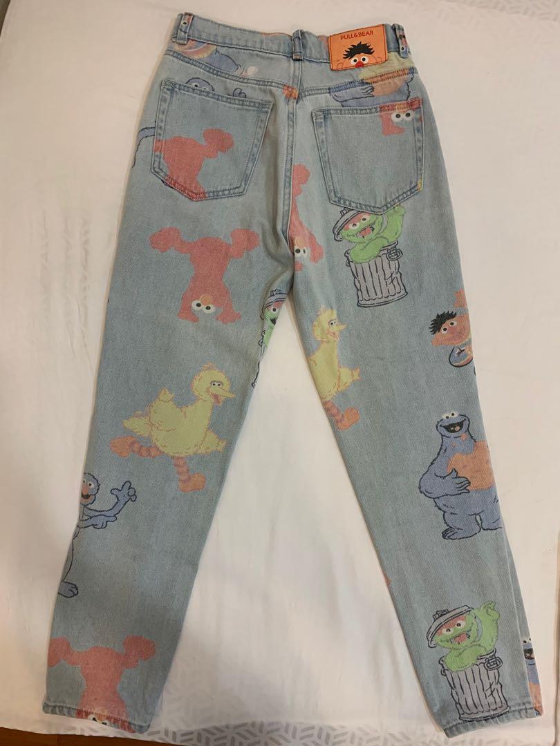 Pull & Bear Sesame Street Highwaisted Mom Jeans, Women's Fashion ...