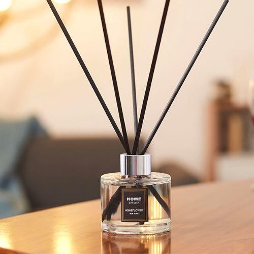 Reed Diffuser 120ml (Category: Other Home Decor) located in Kuala Lumpur. Submitted by joycelyn12 (Listing ID 1120927018, Image 3). Description: - 6 scents to choose from : Sage & Sea Salt, Lime Basil & Citrus, Wild Bluebell, Lavender, Lily, Cherry Blossom - What’s in the box? 120ml Reed diffuser x1, diffuser sticks x5 - Can last up to 4 months - Lowest price guaranteed.